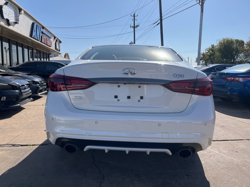 INFINITI Q50 Vehicle Image 05