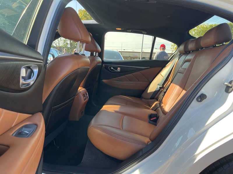 INFINITI Q50 Vehicle Image 12