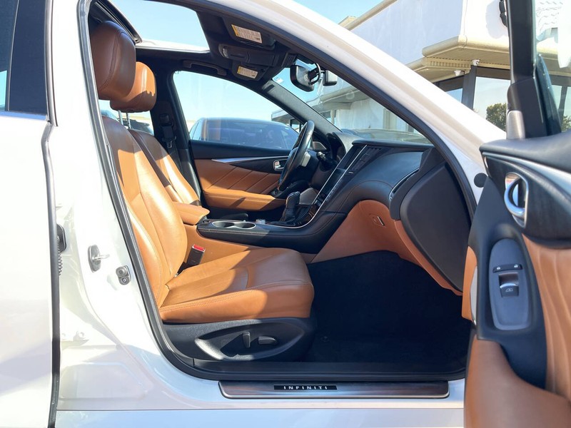 INFINITI Q50 Vehicle Image 13