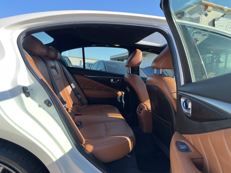 INFINITI Q50 Vehicle Image 14