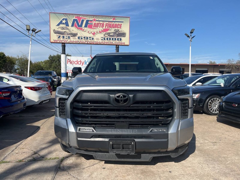 Toyota Tundra 4WD Vehicle Image 02