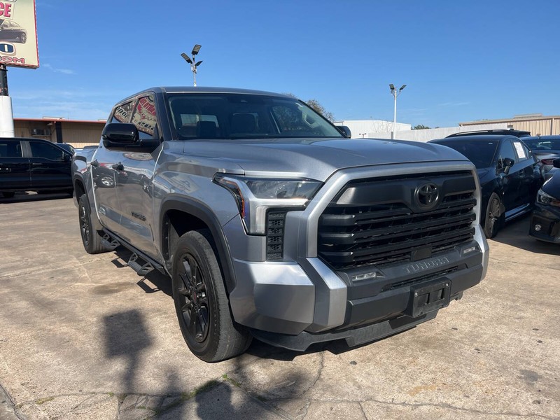 Toyota Tundra 4WD Vehicle Image 06