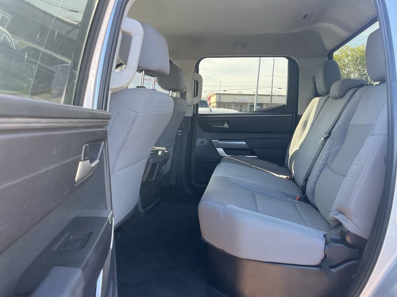 Toyota Tundra 4WD Vehicle Image 08