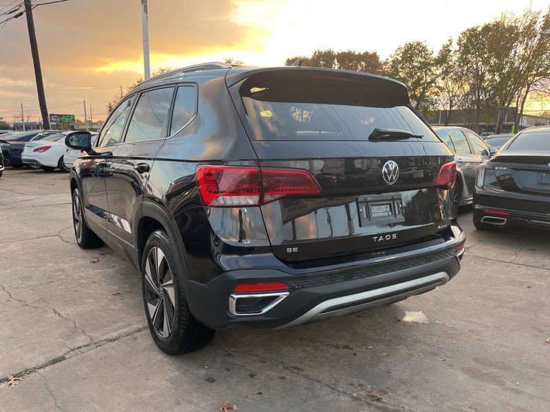 Volkswagen Taos Vehicle Image 03