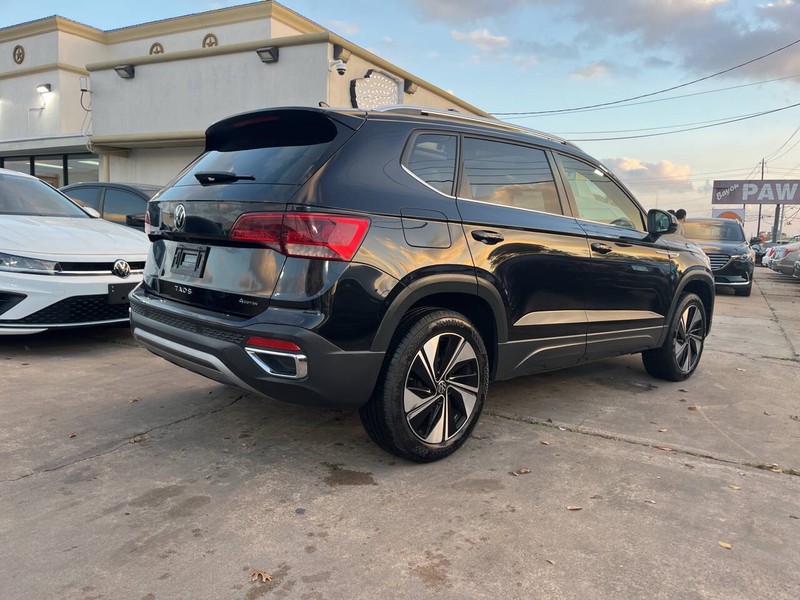 Volkswagen Taos Vehicle Image 05