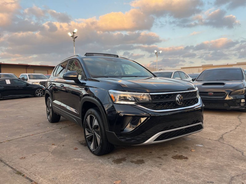 Volkswagen Taos Vehicle Image 06