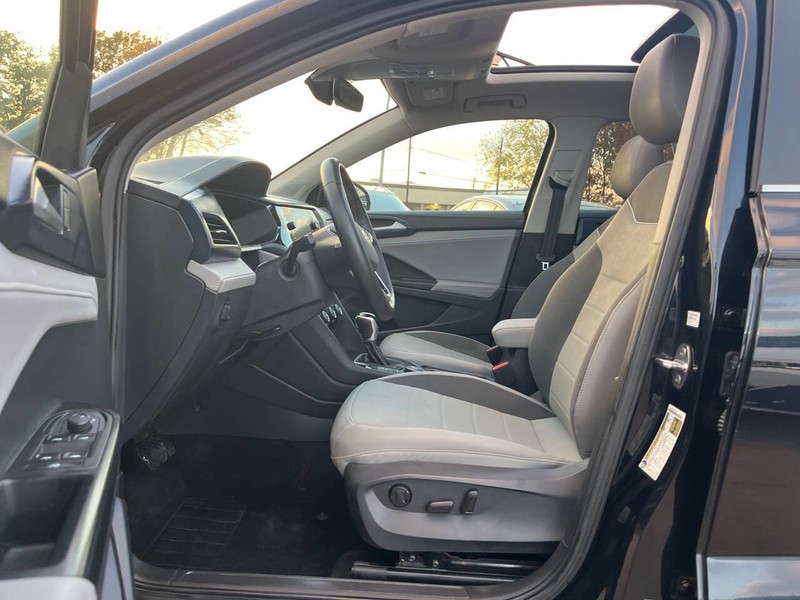 Volkswagen Taos Vehicle Image 07