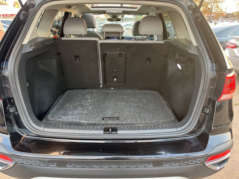 Volkswagen Taos Vehicle Image 09