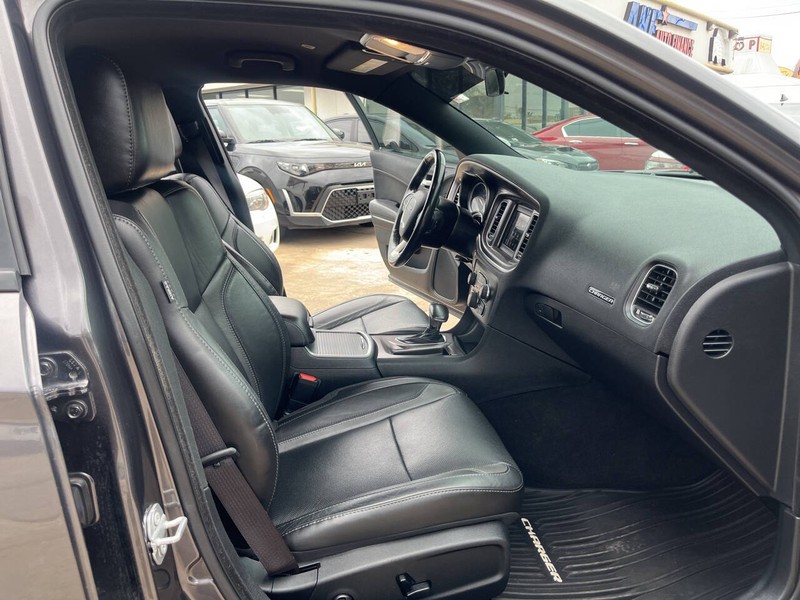 Dodge Charger Vehicle Image 19