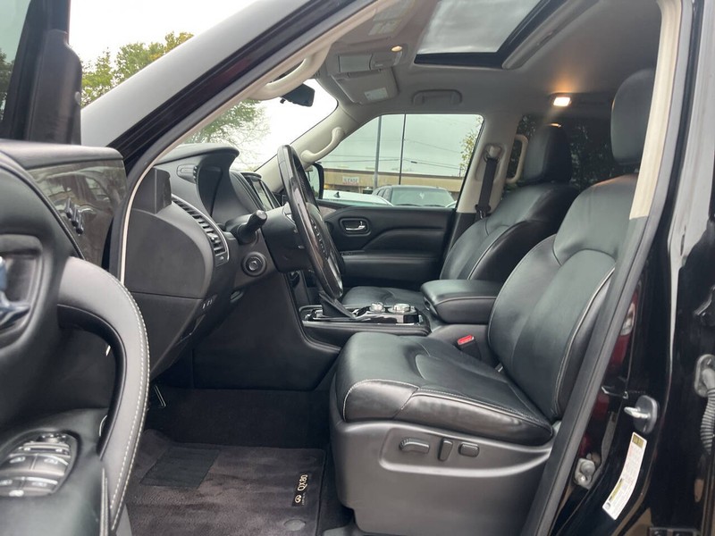 INFINITI QX80 Vehicle Image 07