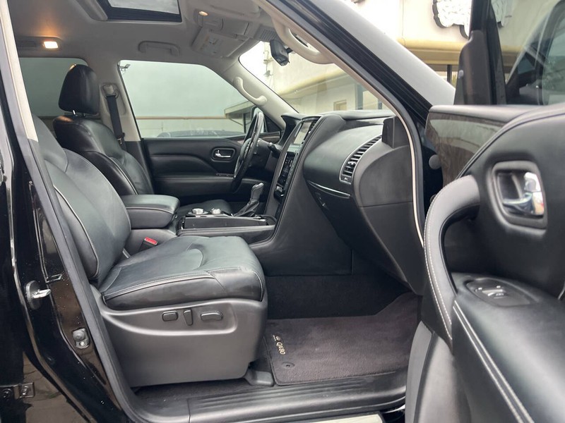 INFINITI QX80 Vehicle Image 13