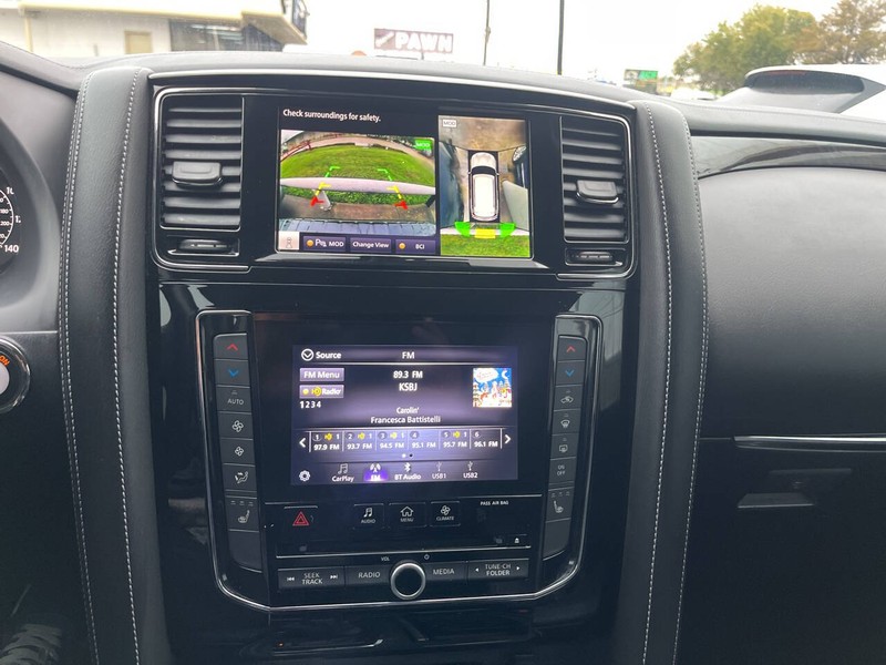 INFINITI QX80 Vehicle Image 14