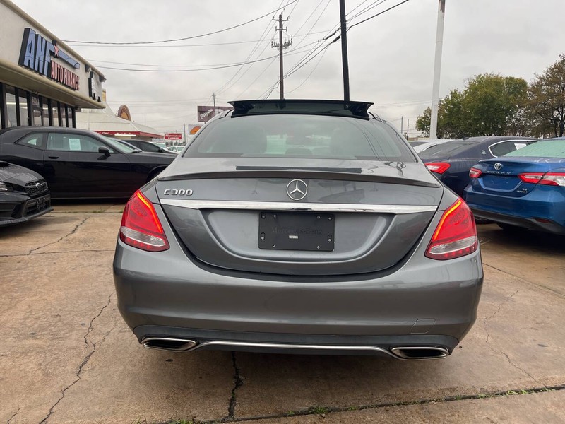 Mercedes-Benz C-Class Vehicle Image 04