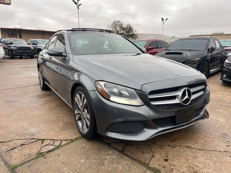 Mercedes-Benz C-Class Vehicle Image 06