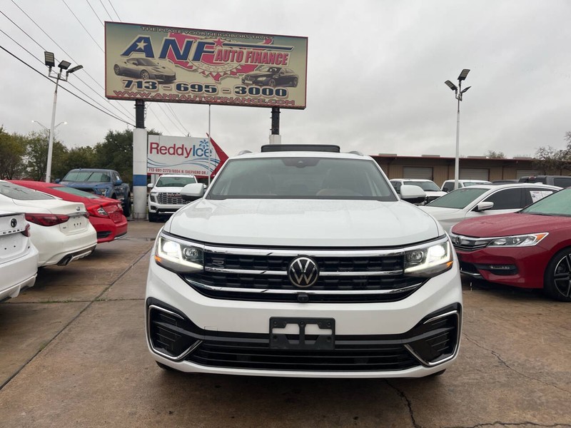 Volkswagen Atlas Cross Sport Vehicle Image 02