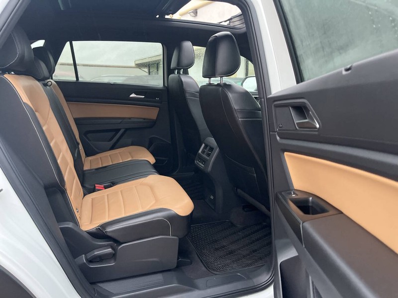 Volkswagen Atlas Cross Sport Vehicle Image 10