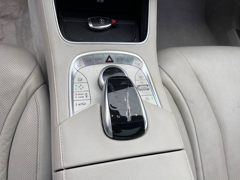 Mercedes-Benz S-Class Vehicle Image 12