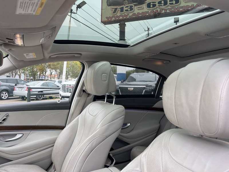 Mercedes-Benz S-Class Vehicle Image 13