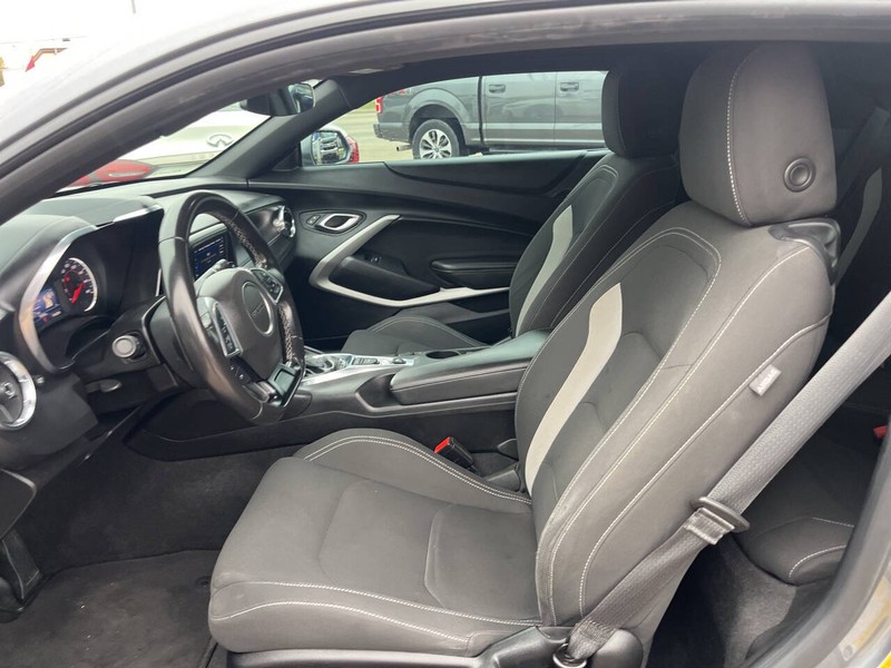 Chevrolet Camaro Vehicle Image 09