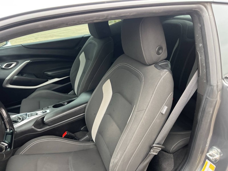 Chevrolet Camaro Vehicle Image 15