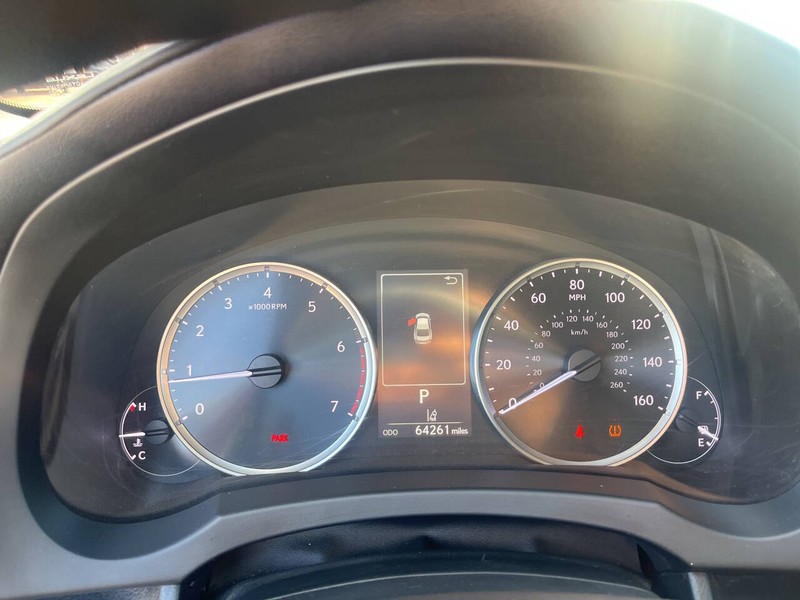 Lexus IS 300 Vehicle Image 10