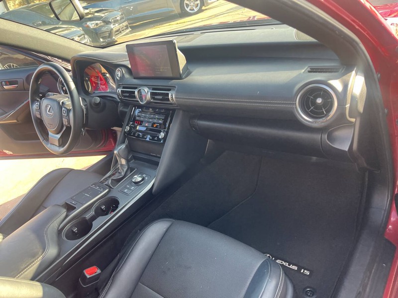 Lexus IS 300 Vehicle Image 21