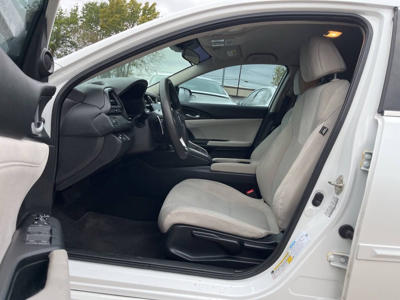 Honda Insight Vehicle Image 08