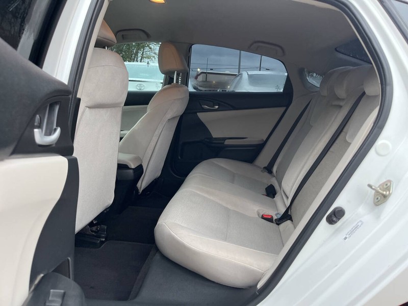 Honda Insight Vehicle Image 09