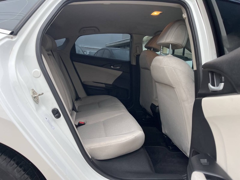 Honda Insight Vehicle Image 11