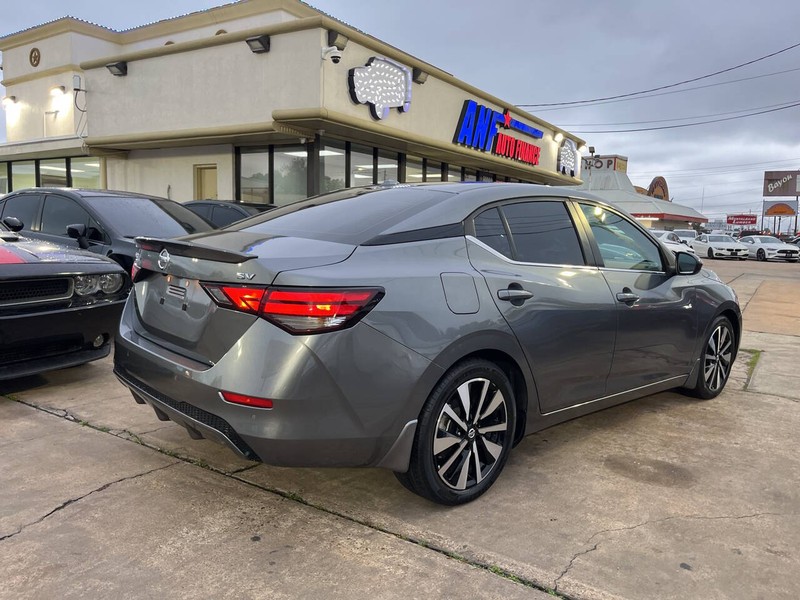 Nissan Sentra Vehicle Image 05