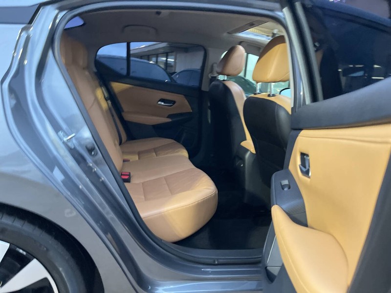 Nissan Sentra Vehicle Image 10