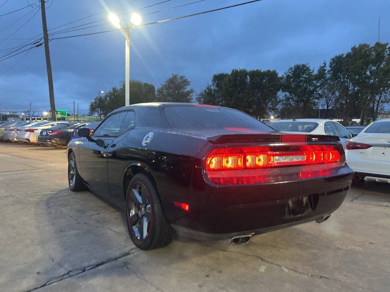 Dodge Challenger Vehicle Image 03