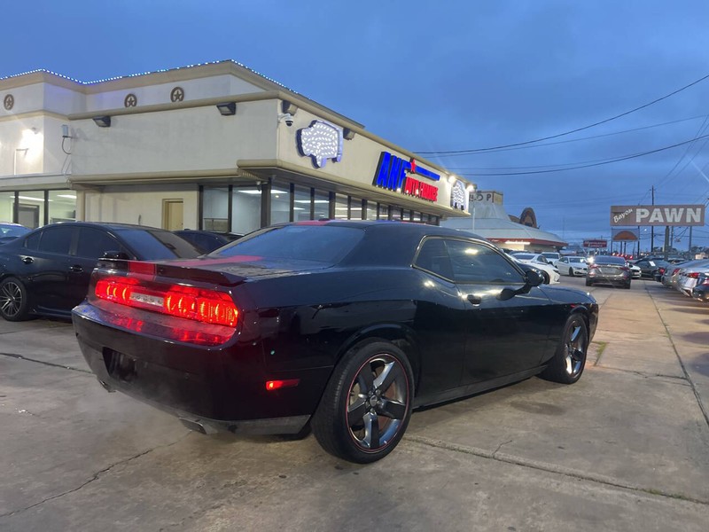 Dodge Challenger Vehicle Image 05