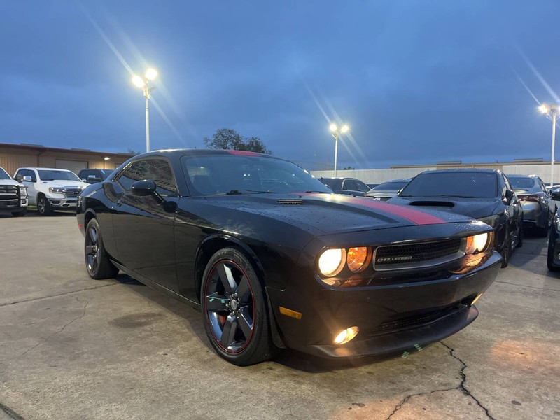 Dodge Challenger Vehicle Image 06