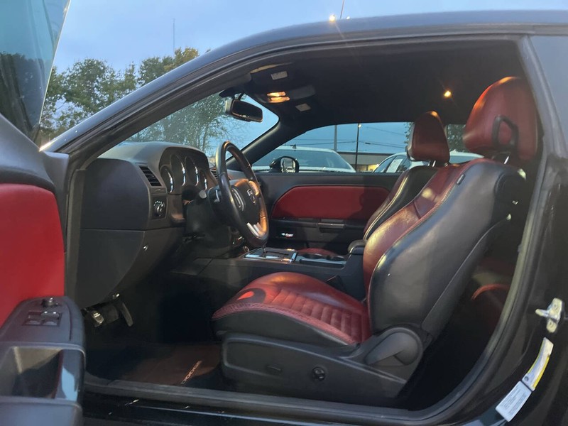 Dodge Challenger Vehicle Image 07