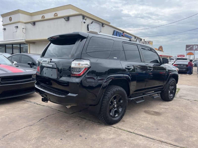 Toyota 4Runner Vehicle Image 05