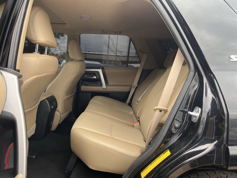 Toyota 4Runner Vehicle Image 08