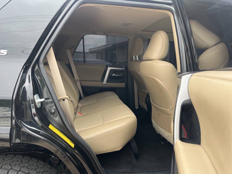 Toyota 4Runner Vehicle Image 10