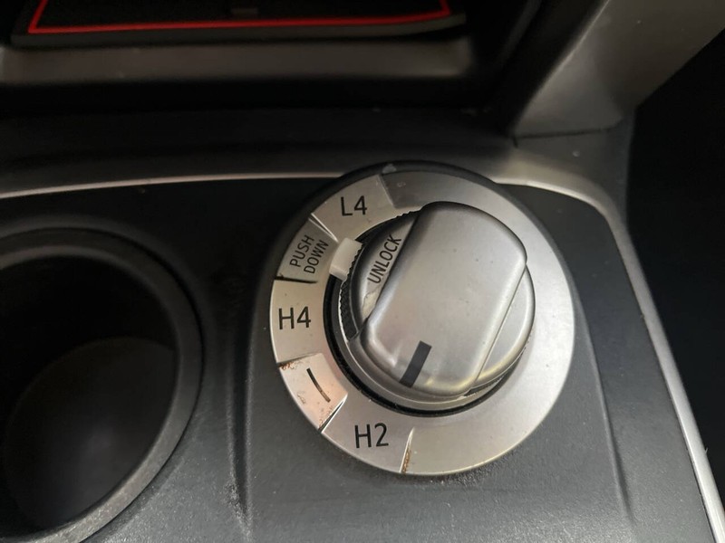 Toyota 4Runner Vehicle Image 13