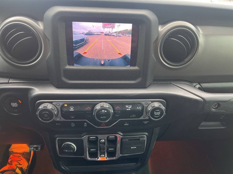 Jeep Gladiator Vehicle Image 11