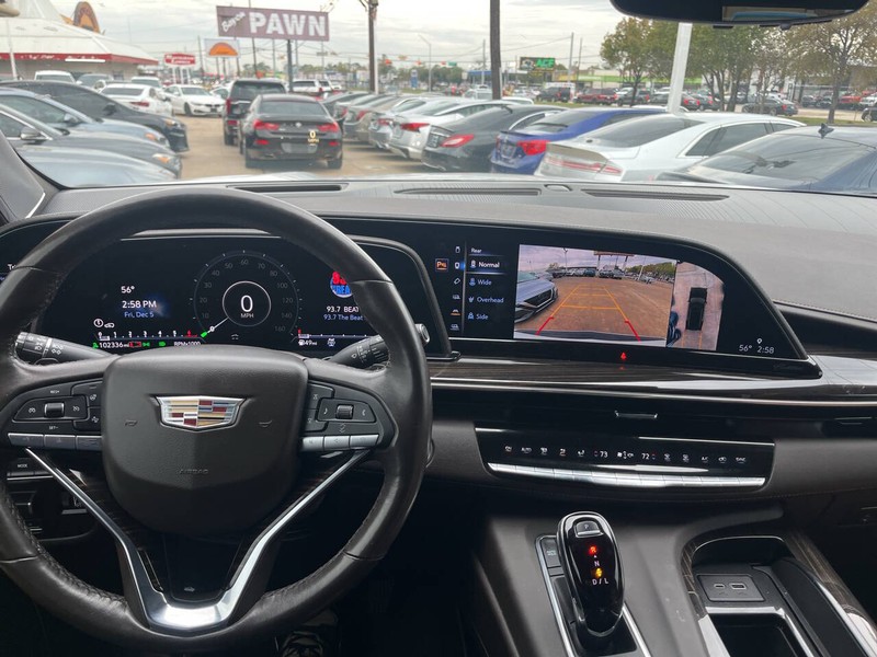 Cadillac Escalade ESV Vehicle Image 19