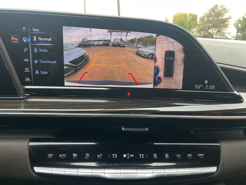 Cadillac Escalade ESV Vehicle Image 20