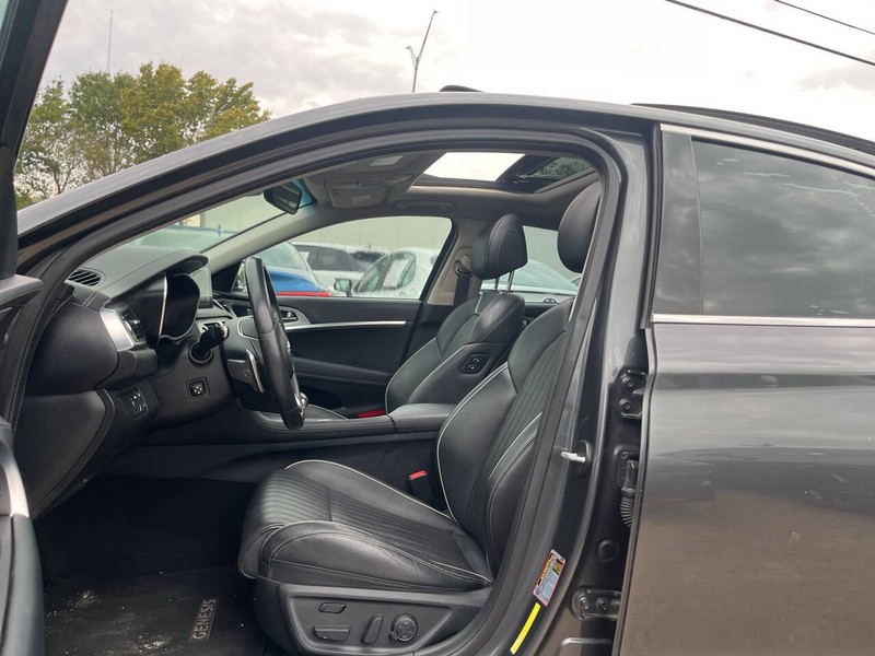 Genesis G70 Vehicle Image 07