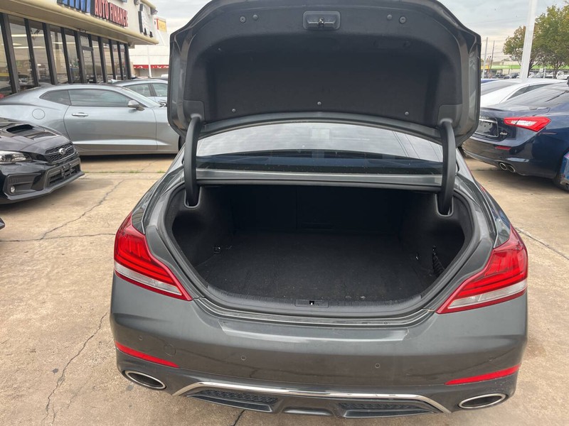 Genesis G70 Vehicle Image 09