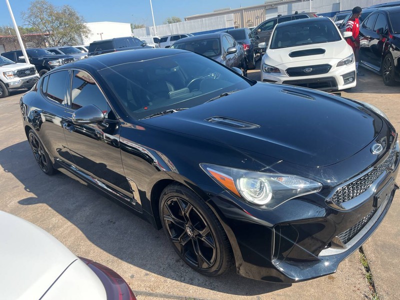 Kia Stinger Vehicle Image 03