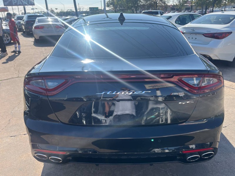 Kia Stinger Vehicle Image 05