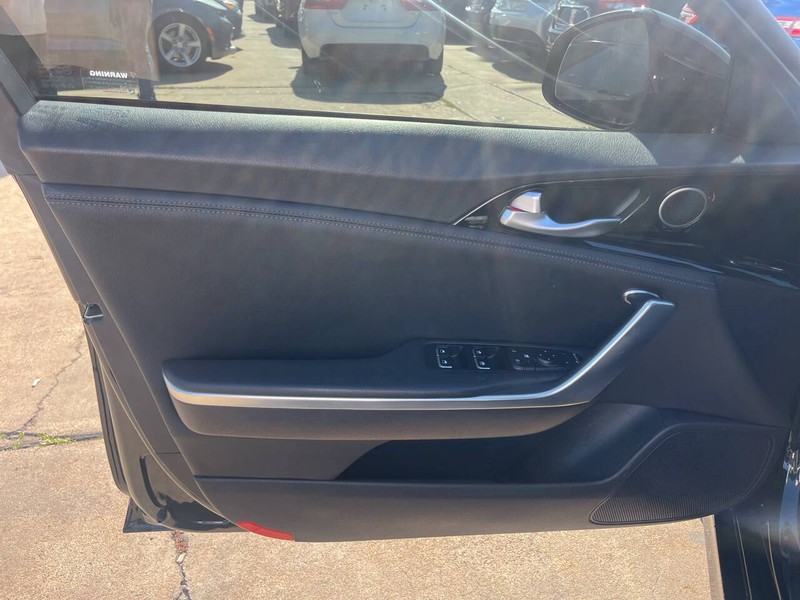 Kia Stinger Vehicle Image 07