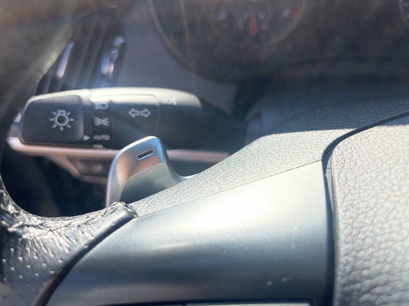 Kia Stinger Vehicle Image 13