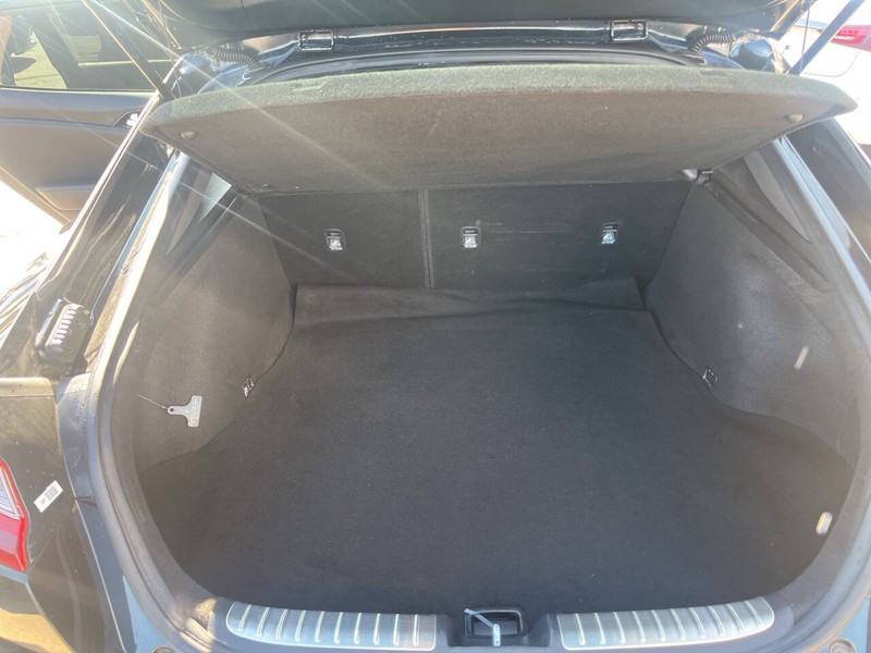 Kia Stinger Vehicle Image 20