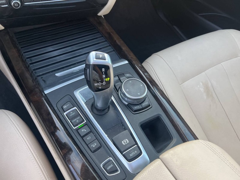 BMW X5 Vehicle Image 13